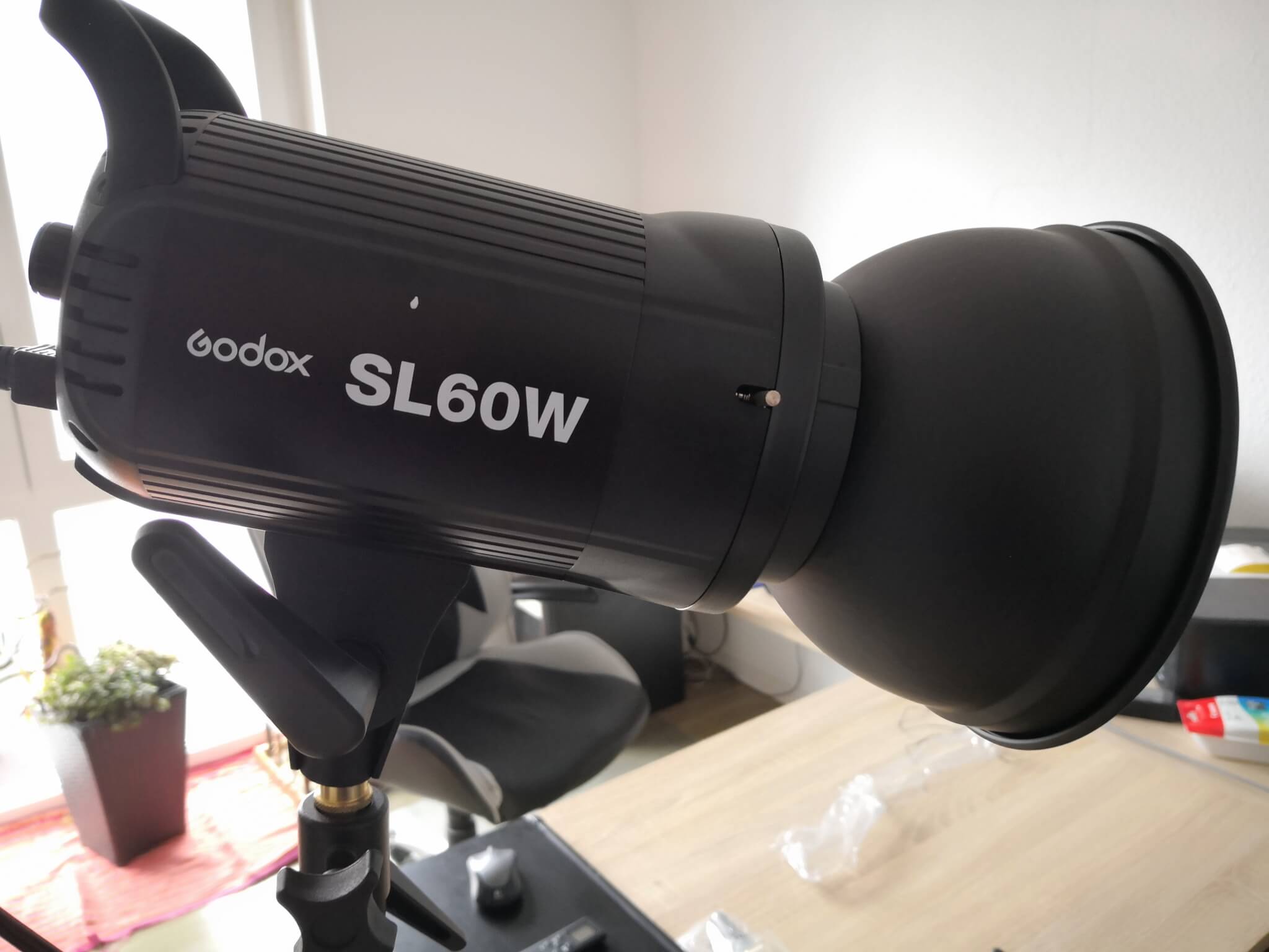 Are there issues on the Godox SL60W? - My Blog