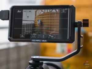 An external monitor for video capturing